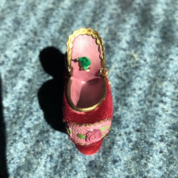 Carlton Cards Shoe ornament 2000 - Picture 6 of 11